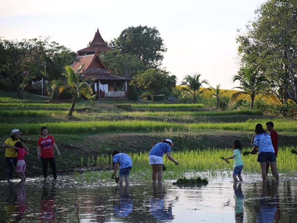 Baan Souchada Resort & Spa Sara Buri Екстериор снимка